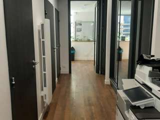 Bureaux et commerces 7 pièces