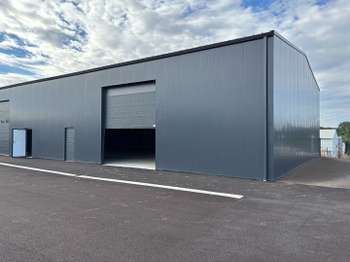 Location Bureaux et commerces 450 m&sup2;Nesmy