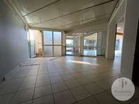 Bureaux et commerces 4 pièces Bureaux et commerces 4 pièces