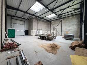 Location Bureaux et commerces 300 m&sup2;Oissel