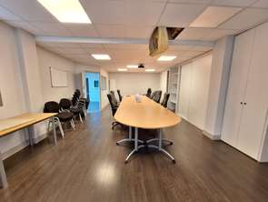 Location Bureaux et commerces 66 m&sup2;Parame
