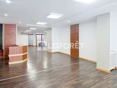 Bureaux et commerces 8 pièces Parthenay 79