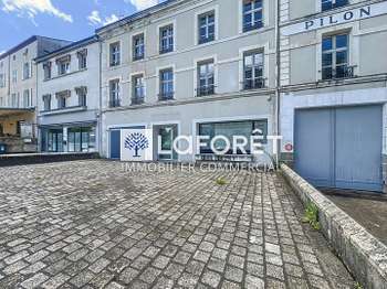 Location Bureaux et commerces 128 m&sup2;Parthenay
