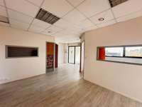 Bureaux et commerces 5 pièces