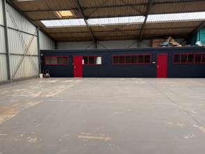 Location Bureaux et commerces 340 m&sup2;Pleyben