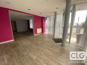 Location Bureaux et commerces 60 m&sup2;Plonéour-Lanvern