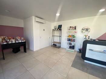 Bureaux et commerces Plonéour-Lanvern 29