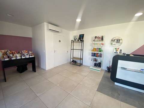 Bureaux et commerces Plonéour-Lanvern 29