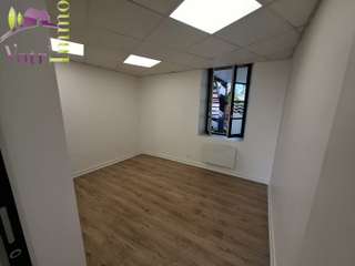 Bureaux et commerces 2 pièces