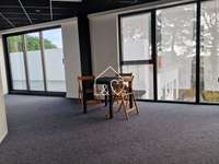 Bureaux et commerces 4 pièces