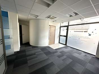 Bureaux et commerces 4 pièces