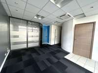 Bureaux et commerces 4 pièces