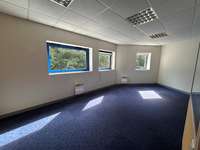 Bureaux et commerces 7 pièces