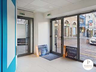 Bureaux et commerces 9 pièces