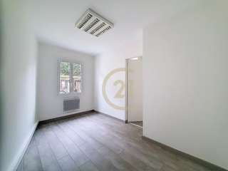 Bureaux et commerces 5 pièces