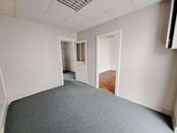 Bureaux et commerces 4 pièces