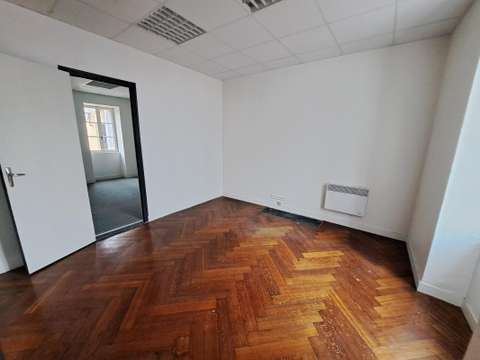 Bureaux et commerces 4 pièces
