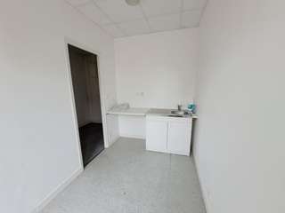 Bureaux et commerces 4 pièces