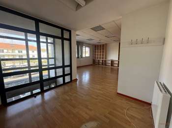 Location Bureaux et commerces 53 m&sup2;Rezé