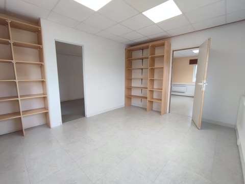Bureaux et commerces Saint-Alban 22