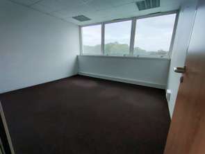 Location Bureaux et commerces 99 m&sup2;Saint-Avé