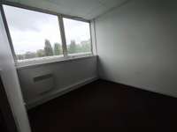 Bureaux et commerces 4 pièces