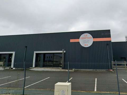 Bureaux et commerces Saint-Berthevin 53
