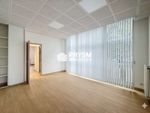 Bureaux et commerces 6 pièces