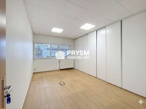 Bureaux et commerces 6 pièces