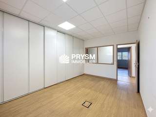 Bureaux et commerces 6 pièces