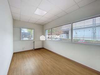 Bureaux et commerces 6 pièces