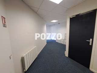 Bureaux et commerces 9 pièces