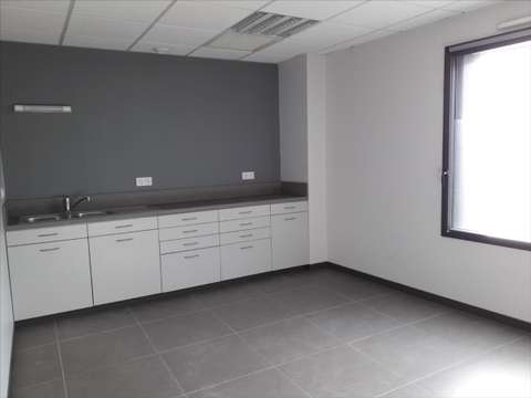 Bureaux et commerces 6 pièces