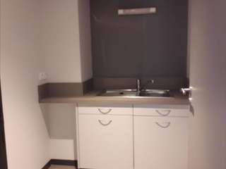 Bureaux et commerces 6 pièces