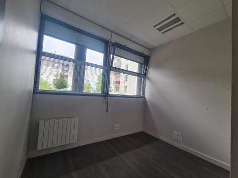 Bureaux et commerces 5 pièces