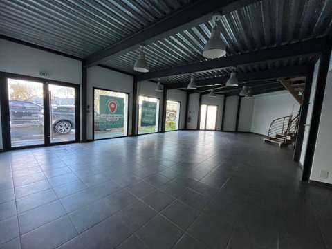 Bureaux et commerces 6 pièces
