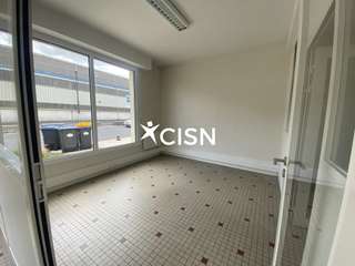 Bureaux et commerces 4 pièces