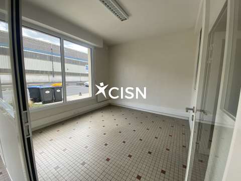 Bureaux et commerces 4 pièces