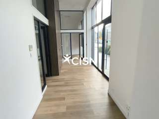 Bureaux et commerces 5 pièces
