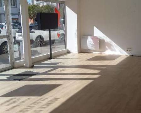 Bureaux et commerces 4 pièces