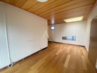 Bureaux et commerces 5 pièces