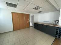 Bureaux et commerces 5 pièces Bureaux et commerces 5 pièces