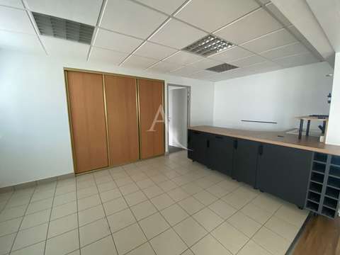 Bureaux et commerces 5 pièces