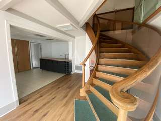 Bureaux et commerces 5 pièces