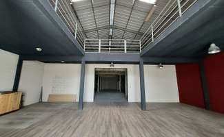 Photo Bureaux et commerces Sainte-Gemme-la-Plaine