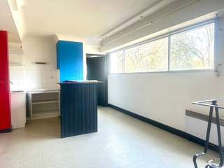 Bureaux et commerces 4 pièces Bureaux et commerces 4 pièces