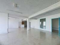 Bureaux et commerces 3 pièces