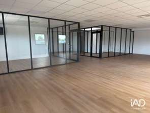 Location Bureaux et commerces 155 m&sup2;Signes