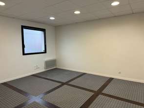 Location Bureaux et commerces 51 m&sup2;Taden