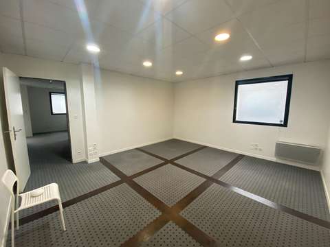 Bureaux et commerces 3 pièces Taden 22
